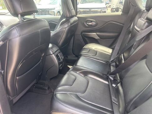 Used 2019 Jeep Cherokee Limited AWD/4WD image 28