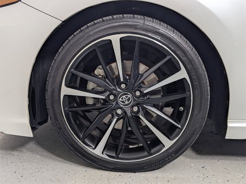 Used 2019 Toyota Camry XSE image 9