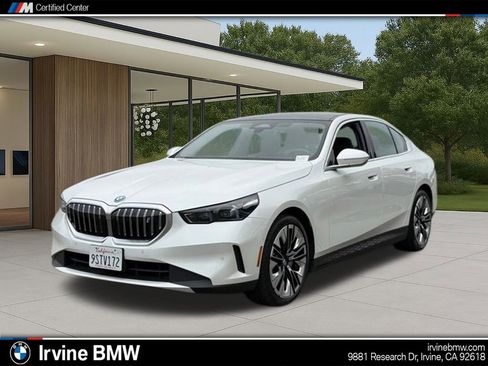Used 2025 BMW i5 xDrive40 w/ Premium Package AWD/4WD image 1