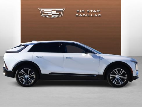 Certified 2024 Cadillac Lyriq Luxury image 6