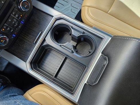 Used 2021 Ford F250 Lariat w/ Chrome Package image 33