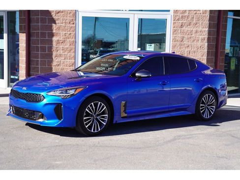 Used 2019 Kia Stinger Premium image 2