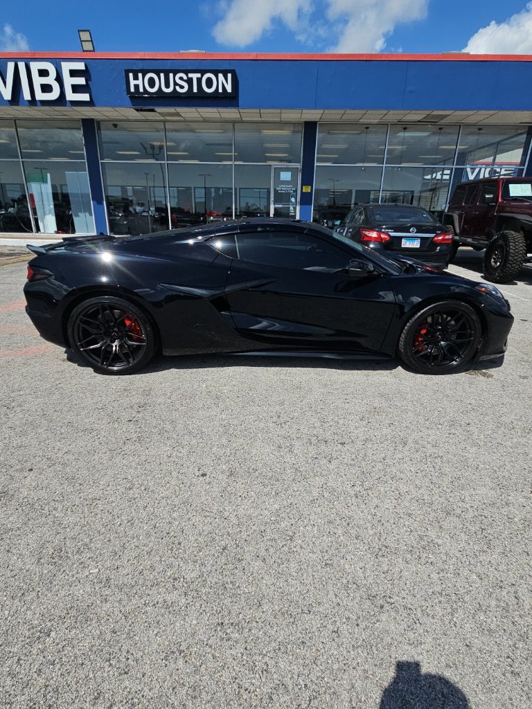 Used 2023 Chevrolet Corvette Z06 w/ Engine Appearance Package RWD image 8