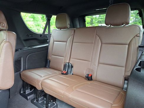 Certified 2021 Chevrolet Suburban High Country AWD/4WD image 10