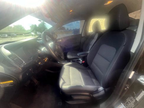 Used 2018 Kia Forte LX w/ LX Popular Package image 10