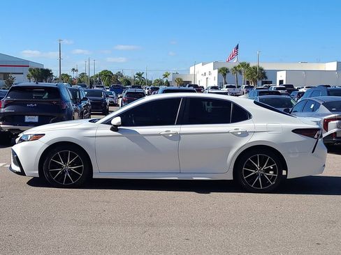 Used 2021 Toyota Camry SE image 8