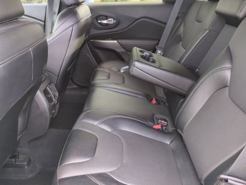 Certified 2022 Jeep Cherokee Limited image 17