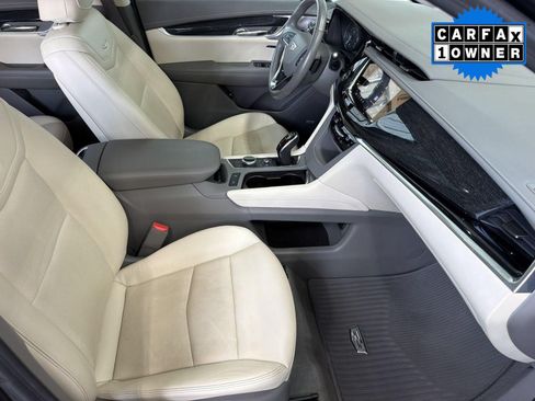 Used 2022 Cadillac XT6 Premium Luxury w/ Technology Package FWD image 27
