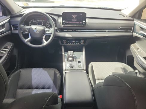 Used 2022 Mitsubishi Outlander ES image 13