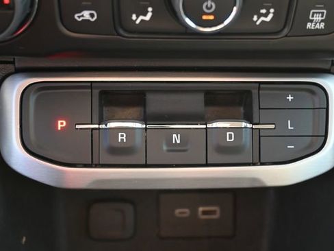 Used 2023 GMC Acadia SLE w/ Driver Convenience Package image 23