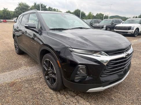 Used 2022 Chevrolet Blazer LT w/ LPO, Black Grille Bar Package AWD/4WD image 2