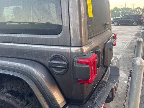 Used 2026 Jeep Wrangler Unlimited Rubicon AWD/4WD image 3