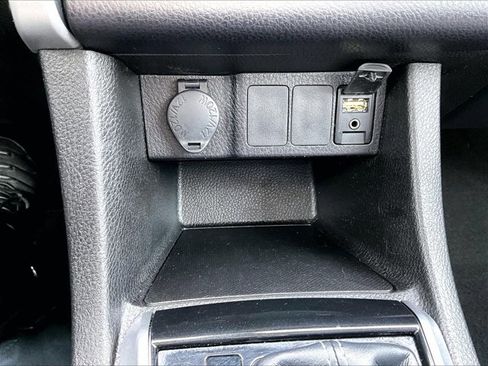 Used 2019 Toyota Corolla LE image 26