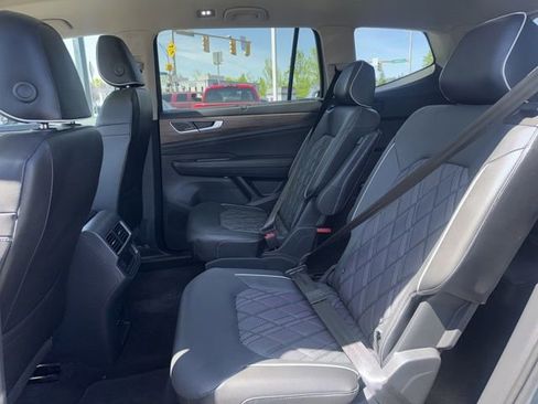 Used 2024 Volkswagen Atlas SEL Premium R-Line AWD/4WD image 12