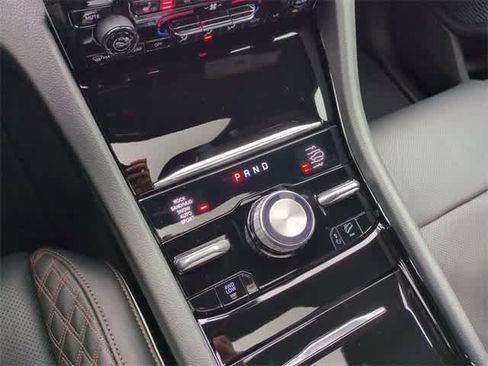 New 2025 Jeep Grand Cherokee Summit image 34