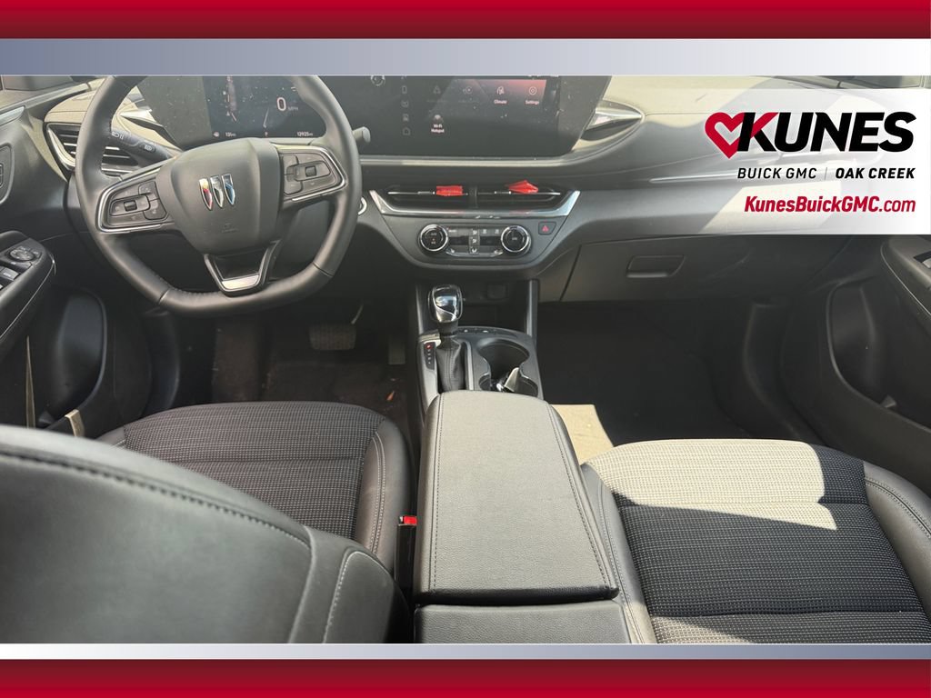 Used 2025 Buick Envista Sport Touring w/ Convenience I Package FWD image 24