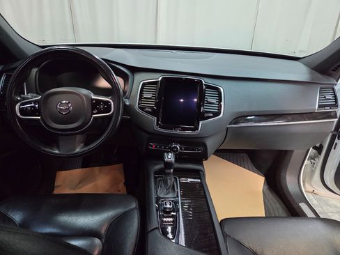 Used 2018 Volvo XC90 T6 Momentum w/ Convenience Package image 22