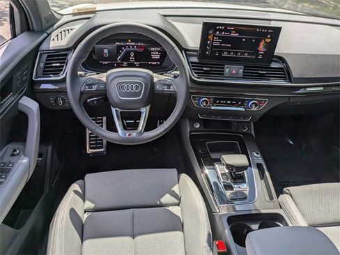 Used 2025 Audi SQ5 Premium Plus image 18