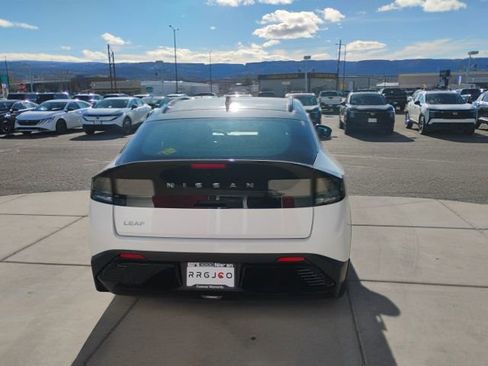 New 2026 Nissan Leaf Platinum+ w/ Cargo Package (Platinum+) FWD image 6