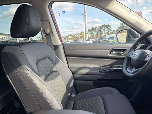 New 2026 Nissan Pathfinder SV image 14