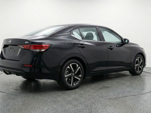 Used 2025 Nissan Sentra SV FWD image 9