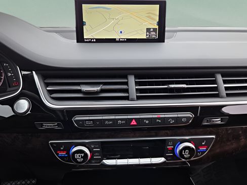Used 2019 Audi Q7 3.0T Prestige w/ Prestige Package AWD/4WD image 17