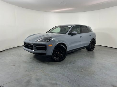 Used 2025 Porsche Cayenne AWD/4WD image 1