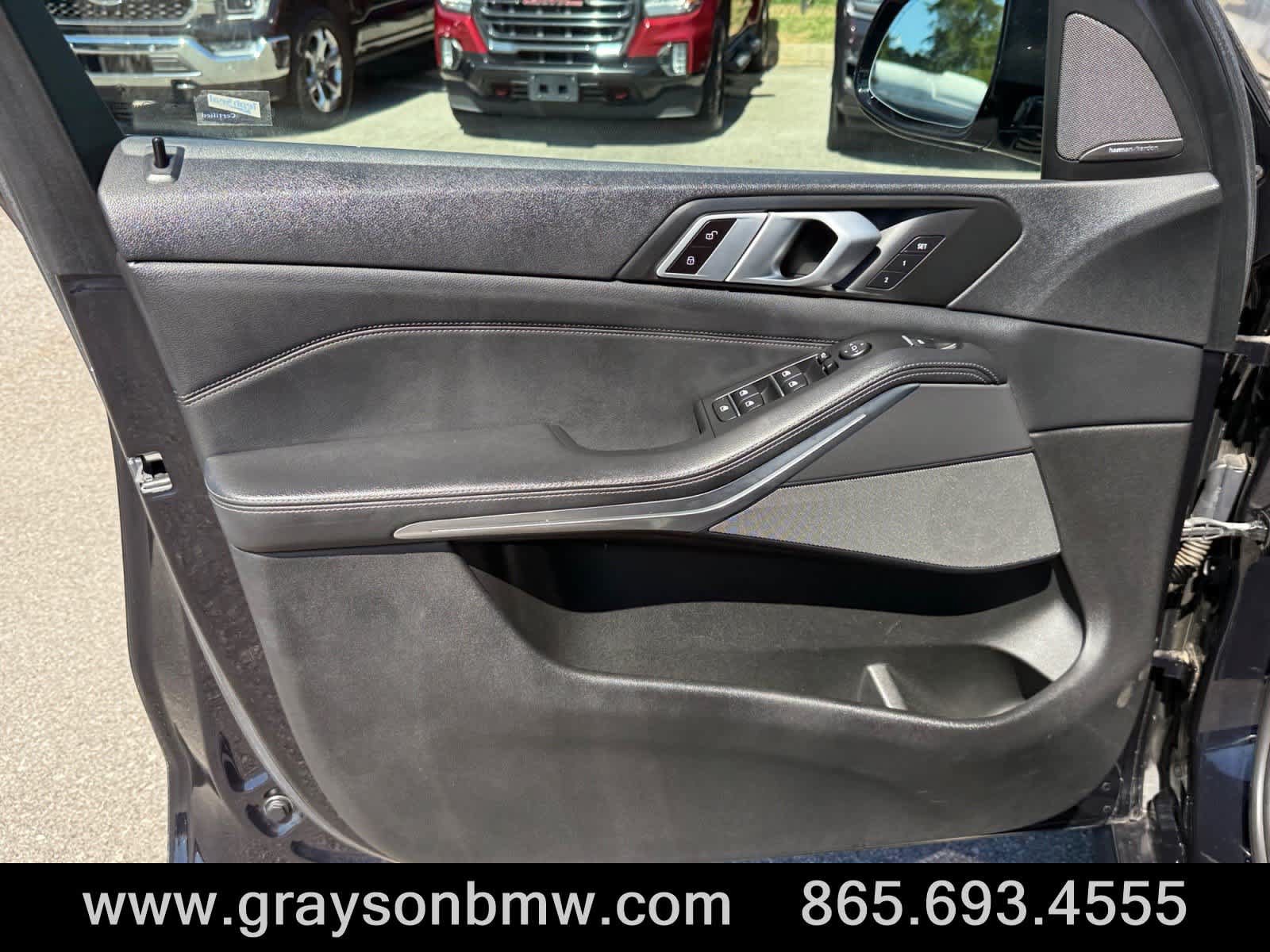 Used 2019 BMW X5 xDrive40i w/ M Sport Package AWD/4WD image 15