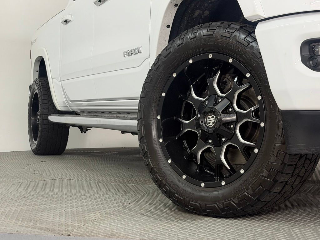 Used 2021 RAM 1500 Laramie w/ Sport Appearance Package AWD/4WD image 16