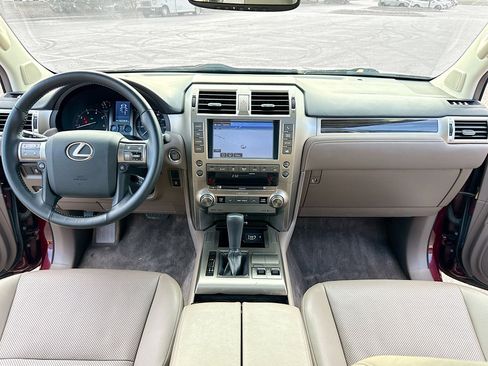 Used 2016 Lexus GX 460 image 3
