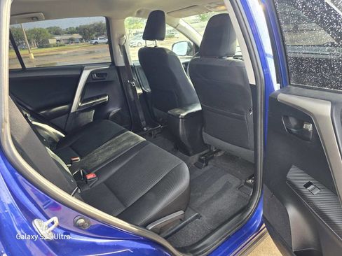 Used 2015 Toyota RAV4 LE FWD image 25