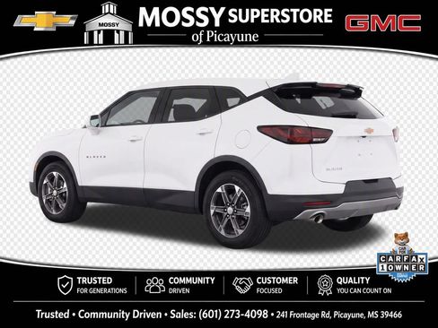 Used 2025 Chevrolet Blazer LT FWD image 3