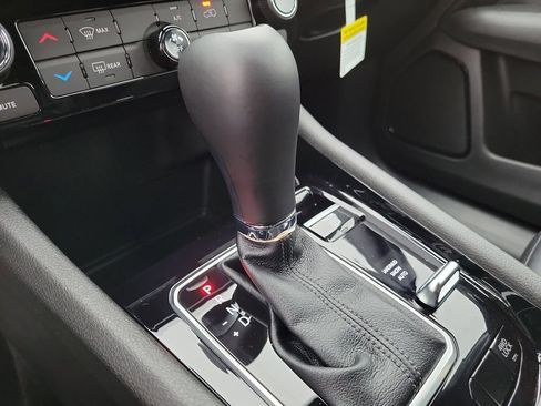 New 2026 Jeep Compass Latitude image 32