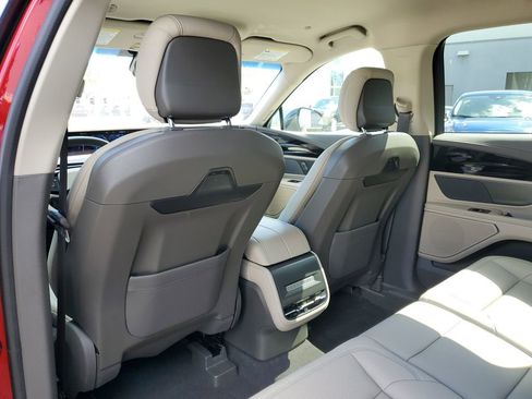 Certified 2024 Lincoln Nautilus Premier image 9