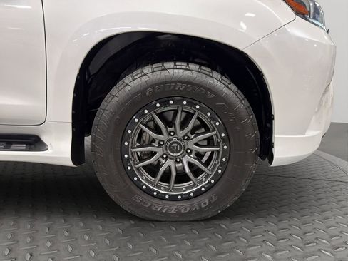 Used 2023 Lexus GX 460 Premium w/ Premium Package image 15