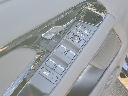 New 2026 Land Rover Range Rover Evoque S image 10