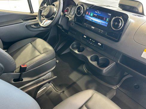 New 2025 Mercedes-Benz Sprinter 2500 image 23