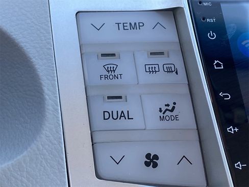 Used 2006 Toyota Avalon XLS image 24