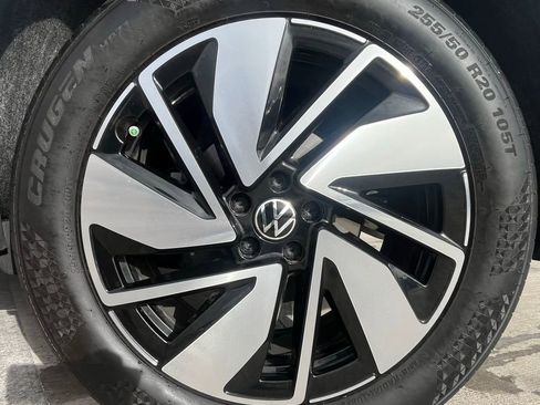 Certified 2025 Volkswagen Atlas SEL image 7