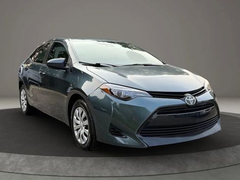 Used 2017 Toyota Corolla LE image 9