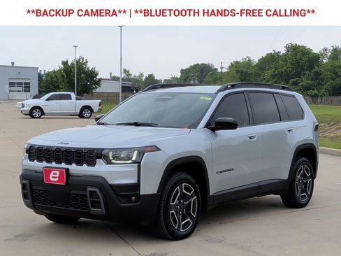 New 2026 Jeep Cherokee Laredo AWD/4WD image 3