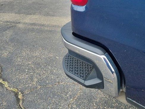 Used 2022 Chevrolet Silverado 1500 LT image 8