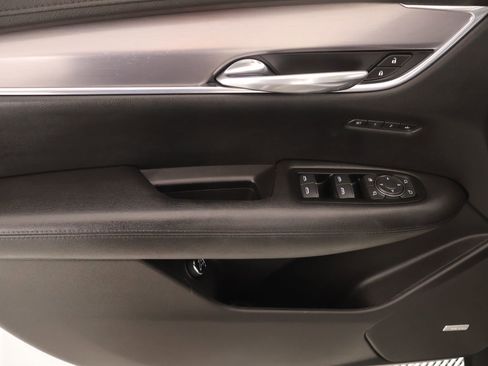 Used 2017 Cadillac XT5 Luxury FWD image 16