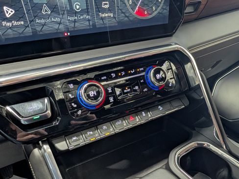 Used 2025 GMC Sierra 1500 Denali Ultimate image 31