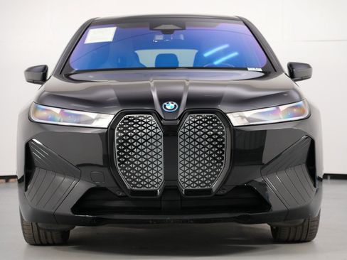 Used 2022 BMW iX xDrive50 w/ Sport Package image 7