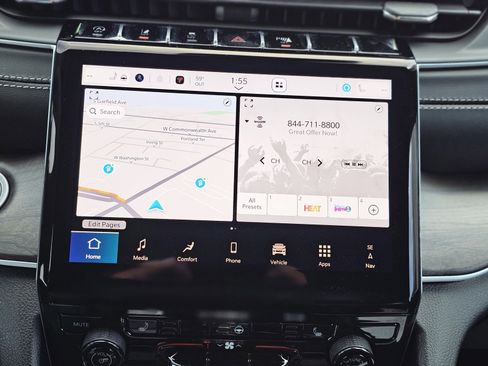 New 2025 Jeep Grand Cherokee Limited image 12