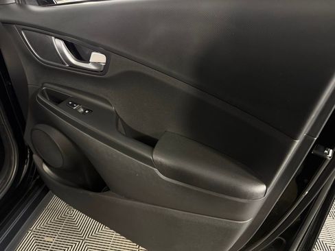 Used 2023 Hyundai Kona SE image 32