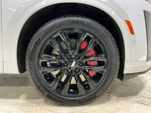 Used 2024 Cadillac XT6 Sport w/ Platinum Package image 9