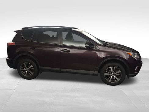 Used 2018 Toyota RAV4 XLE image 10