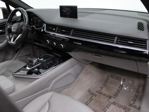 Used 2018 Audi Q7 3.0T Premium Plus w/ Premium Plus Package image 31